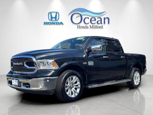 Brilliant Black Crystal Pearlcoat 2017 RAM 1500 Longhorn