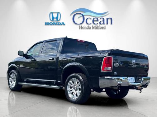 Brilliant Black Crystal Pearlcoat 2017 RAM 1500 Longhorn