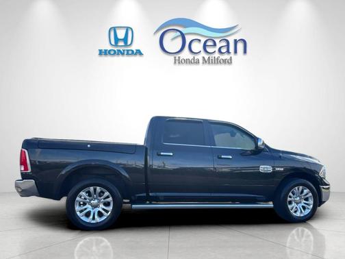 Brilliant Black Crystal Pearlcoat 2017 RAM 1500 Longhorn