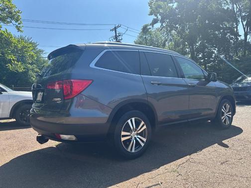 Modern Steel Metallic 2016 Honda Pilot EX