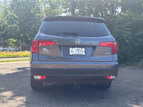 Modern Steel Metallic 2016 Honda Pilot EX