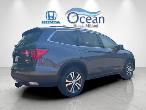 Modern Steel Metallic 2016 Honda Pilot EX