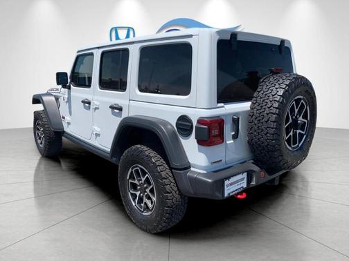 Bright White Clearcoat 2025 Jeep Wrangler Rubicon