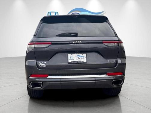 Metallic 2022 Jeep Grand Cherokee Overland