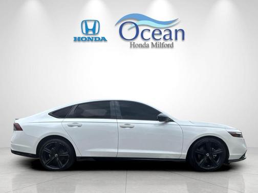 Platinum White Pearl 2023 Honda Accord Hybrid Sport-L
