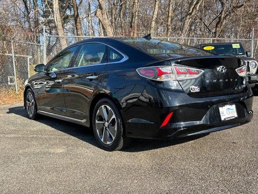 2019 Hyundai SONATA Hybrid Limited