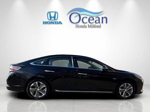 2019 Hyundai SONATA Hybrid Limited