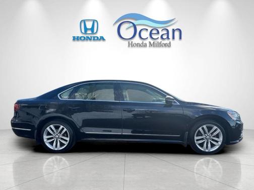 2017 Volkswagen Passat 1.8T SE w/Technology