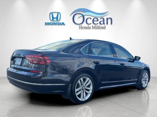 2017 Volkswagen Passat 1.8T SE w/Technology