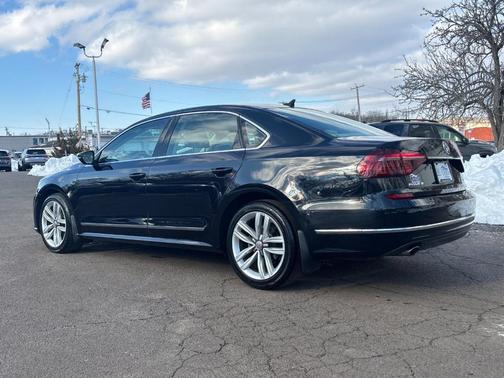 2017 Volkswagen Passat 1.8T SE w/Technology