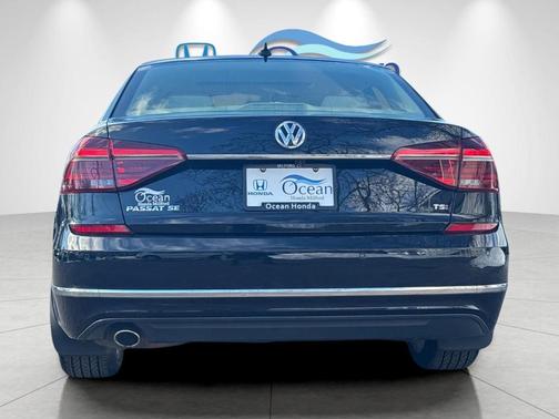 2017 Volkswagen Passat 1.8T SE w/Technology