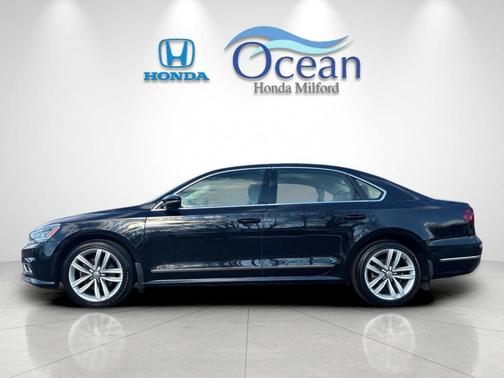 2017 Volkswagen Passat 1.8T SE w/Technology
