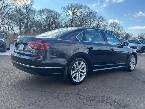 2017 Volkswagen Passat 1.8T SE w/Technology