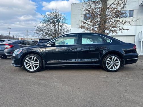 2017 Volkswagen Passat 1.8T SE w/Technology
