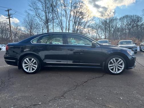 2017 Volkswagen Passat 1.8T SE w/Technology
