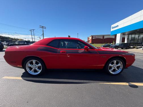 Inferno Red Crystal Pearlcoat 2010 Dodge Challenger R/T