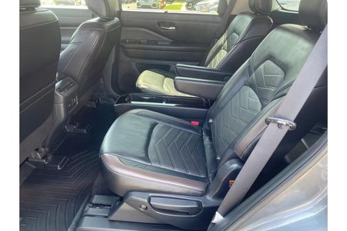 2022 Nissan Pathfinder Platinum