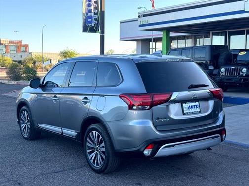 2020 Mitsubishi Outlander SE