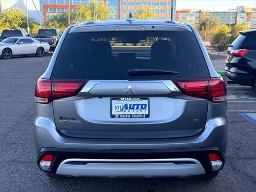 2020 Mitsubishi Outlander SE