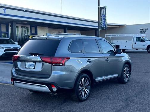 2020 Mitsubishi Outlander SE