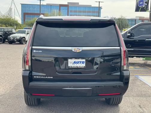 2019 Cadillac Escalade Luxury