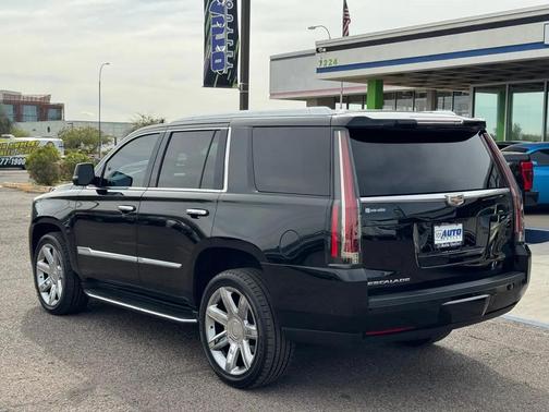 2019 Cadillac Escalade Luxury