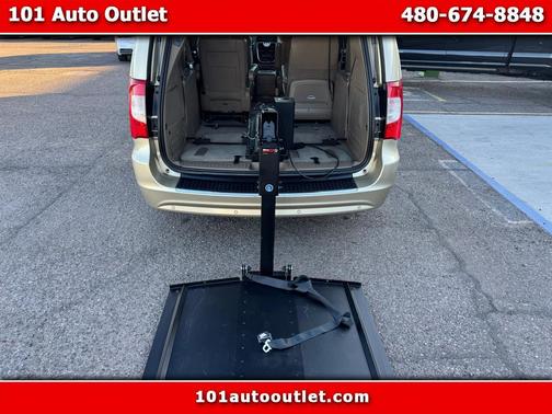 2011 Chrysler Town & Country Limited