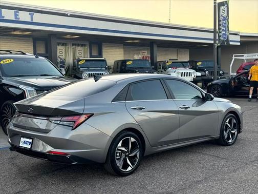 2022 Hyundai ELANTRA Limited