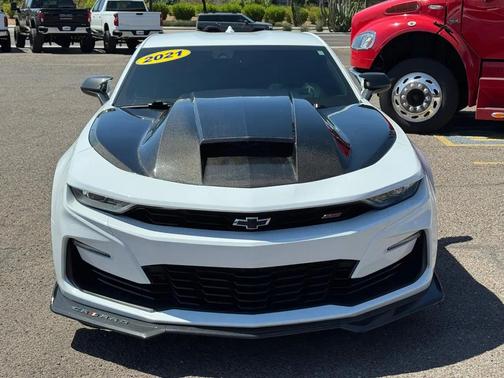 Summit White 2021 Chevrolet Camaro 2SS
