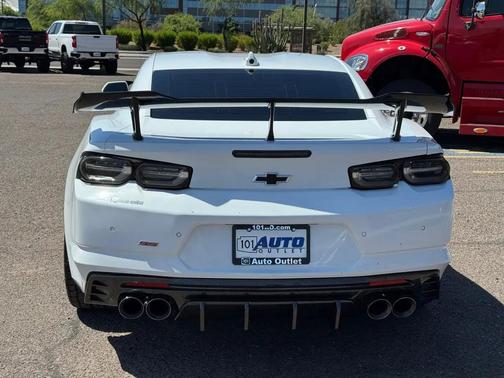 Summit White 2021 Chevrolet Camaro 2SS