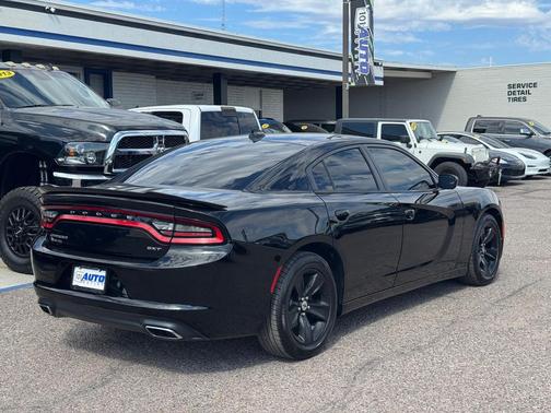 2017 Dodge Charger SXT