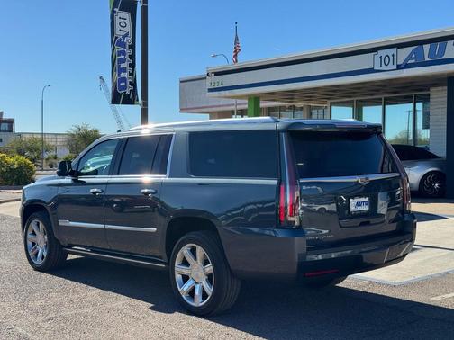 2019 Cadillac Escalade ESV Premium Luxury