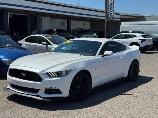 White Platinum Metallic Tri-Coat 2017 Ford Mustang GT