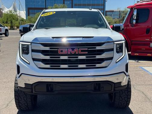 Summit White 2024 GMC Sierra 1500 SLE