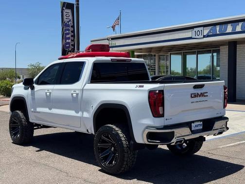 Summit White 2024 GMC Sierra 1500 SLE