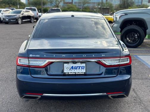 2017 Lincoln Continental Premiere