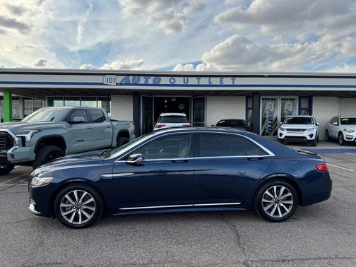 2017 Lincoln Continental Premiere