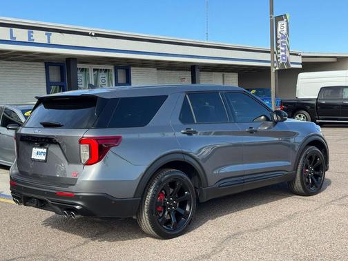 2022 Ford Explorer ST