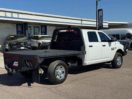 Bright White Clearcoat 2018 RAM 3500 Tradesman Crew Cab 4x4 8' Box
