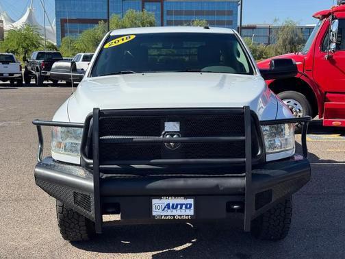 Bright White Clearcoat 2018 RAM 3500 Tradesman Crew Cab 4x4 8' Box
