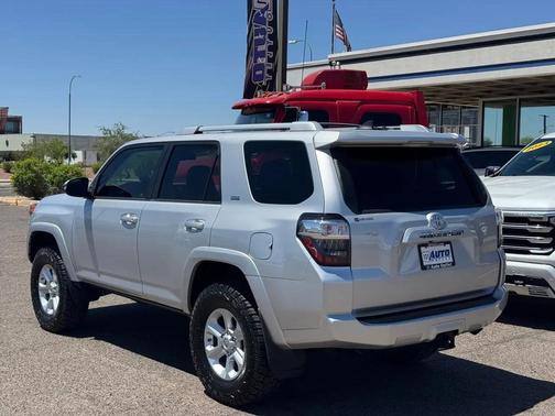 Classic Silver Metallic 2018 Toyota 4Runner SR5