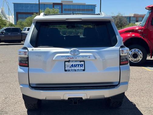 Classic Silver Metallic 2018 Toyota 4Runner SR5