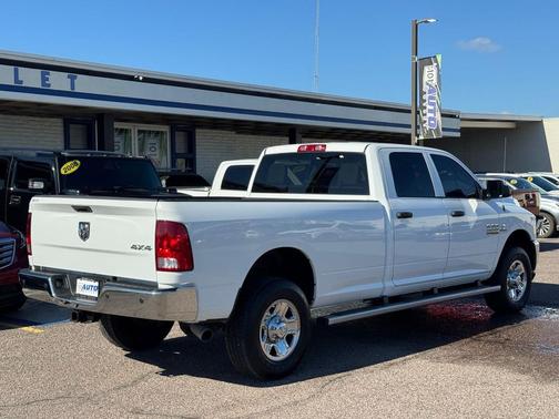 2017 RAM 3500 Tradesman Crew Cab 4x4 8' Box