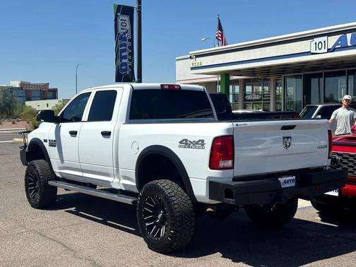 2017 RAM 2500 Tradesman Crew Cab 4x4 6'4' Box
