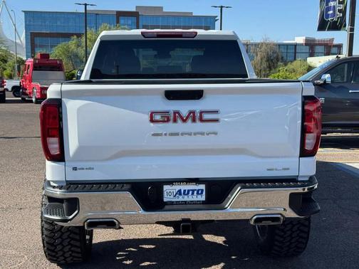 Summit White 2023 GMC Sierra 1500 SLE