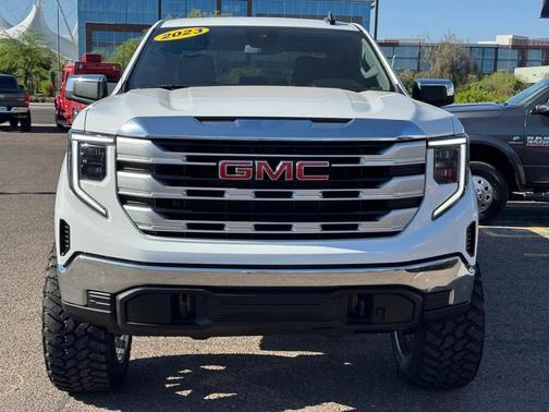 Summit White 2023 GMC Sierra 1500 SLE