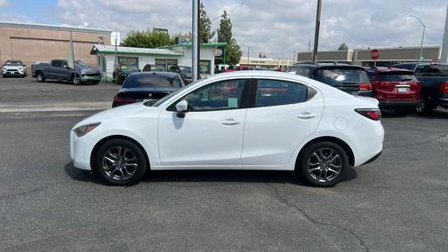 2019 Toyota Yaris Sedan LE
