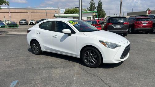 2019 Toyota Yaris Sedan LE
