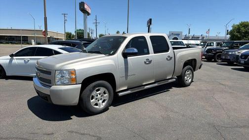Beige 2008 Chevrolet Silverado 1500 LT1 Crew Cab