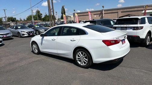 White 2018 Chevrolet Malibu LT